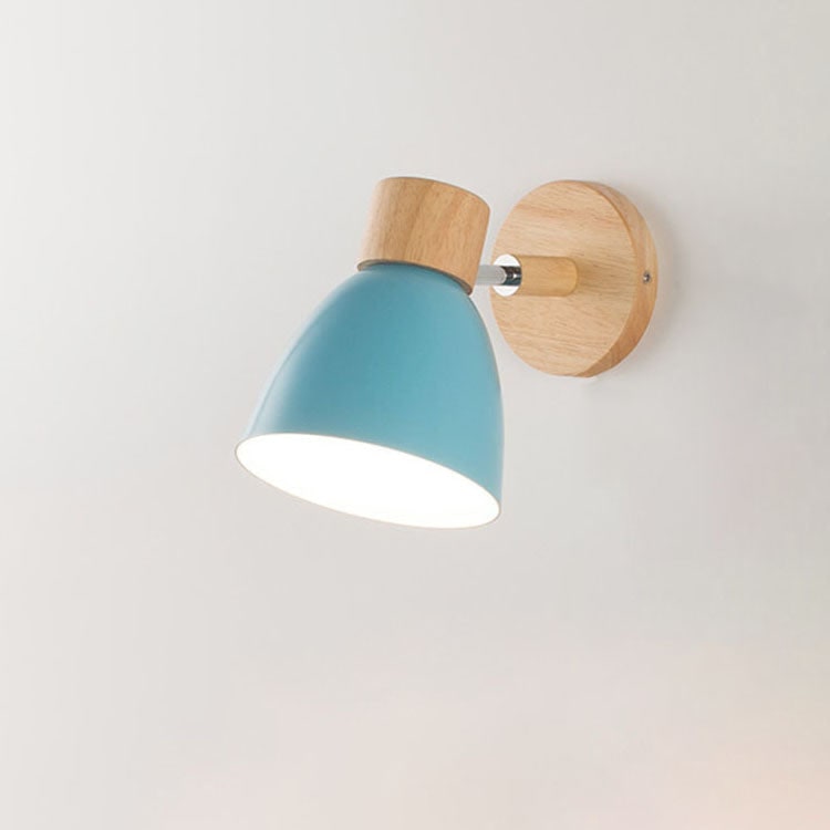 Aplique de pared moderno con brazo ajustable, interruptor de cadena y pantalla de madera en forma de cúpula para el dormitorio