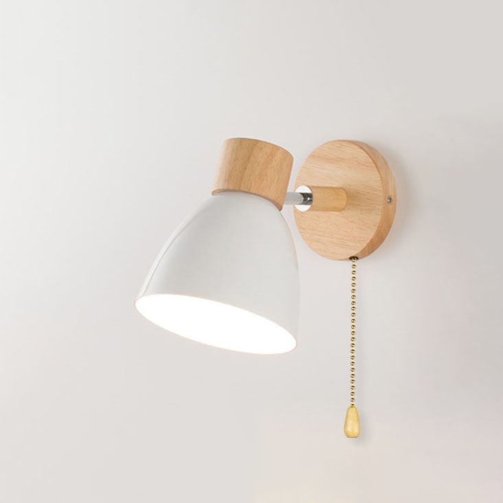 Aplique de pared moderno con brazo ajustable, interruptor de cadena y pantalla de madera en forma de cúpula para el dormitorio