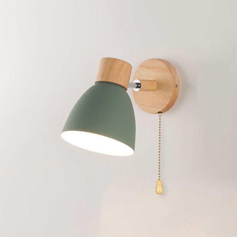 Aplique de pared moderno con brazo ajustable, interruptor de cadena y pantalla de madera en forma de cúpula para el dormitorio