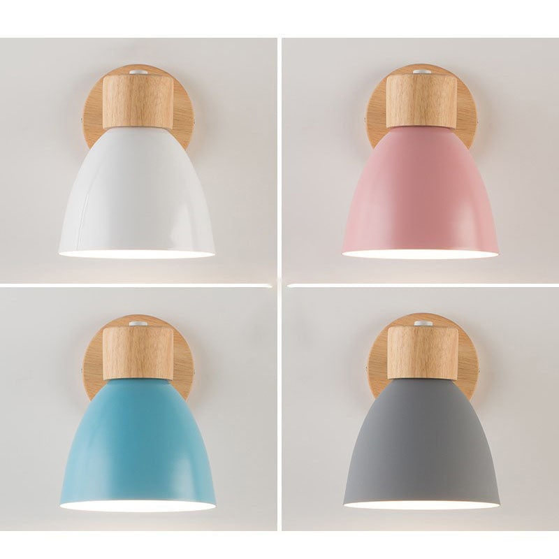 Aplique de pared moderno con brazo ajustable, interruptor de cadena y pantalla de madera en forma de cúpula para el dormitorio