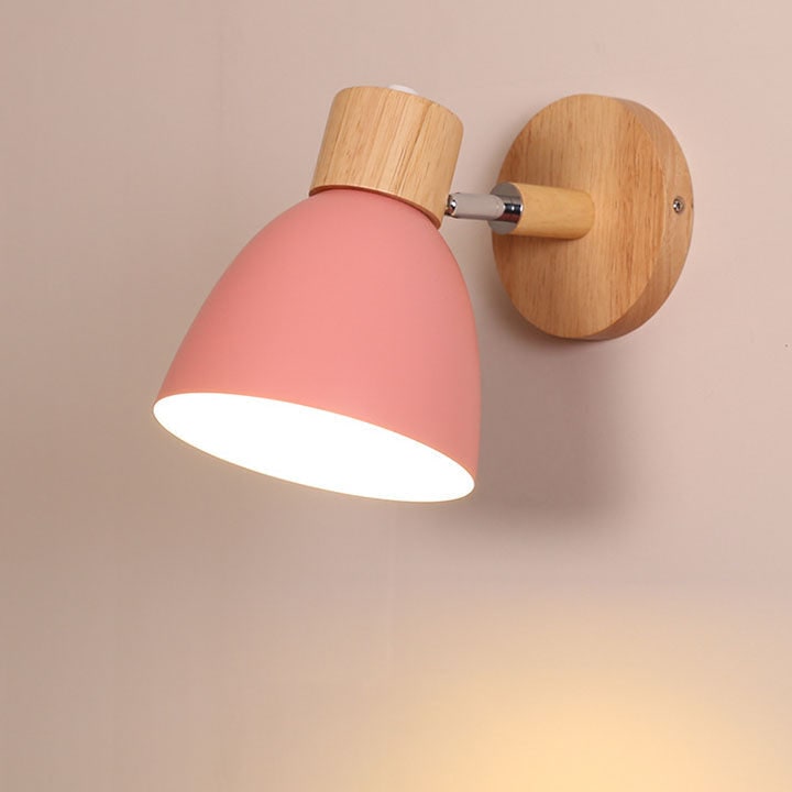 Aplique de pared moderno con brazo ajustable, interruptor de cadena y pantalla de madera en forma de cúpula para el dormitorio