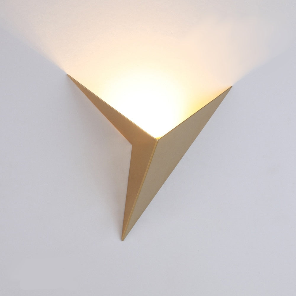 Lámparas de pared de lujo con diseño triangular elegante