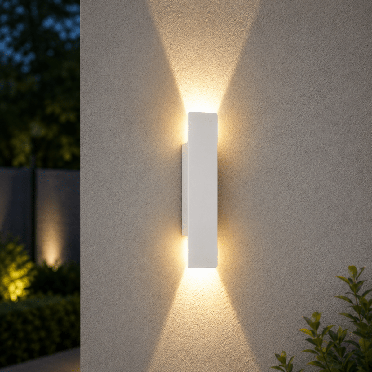 Aplique de pared exterior y lámpara con iluminación LED hacia arriba y hacia abajo y diseño rectangular moderno