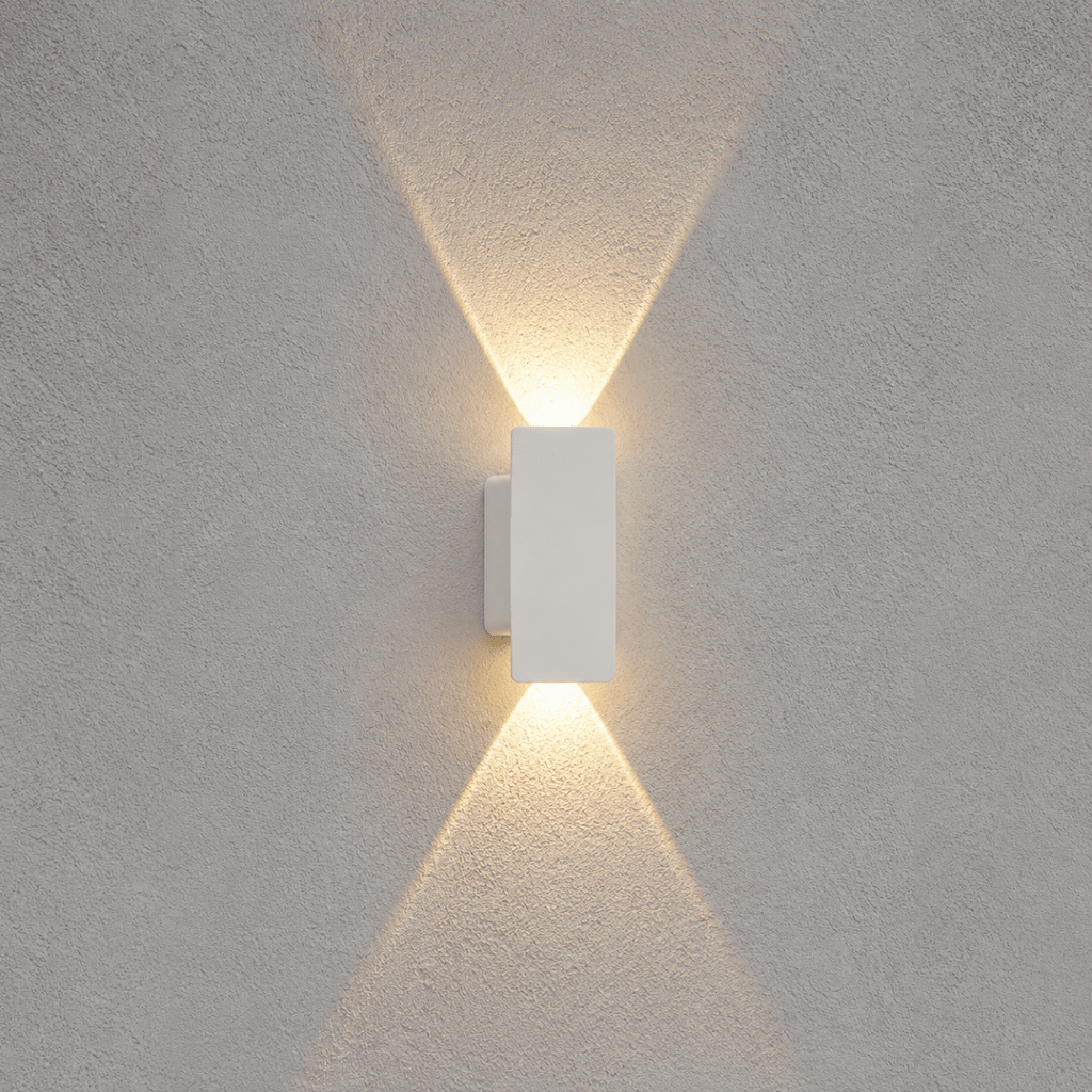 Aplique de pared exterior y lámpara con iluminación LED hacia arriba y hacia abajo y diseño rectangular moderno