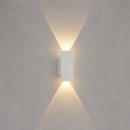 Aplique de pared exterior y lámpara con iluminación LED hacia arriba y hacia abajo y diseño rectangular moderno