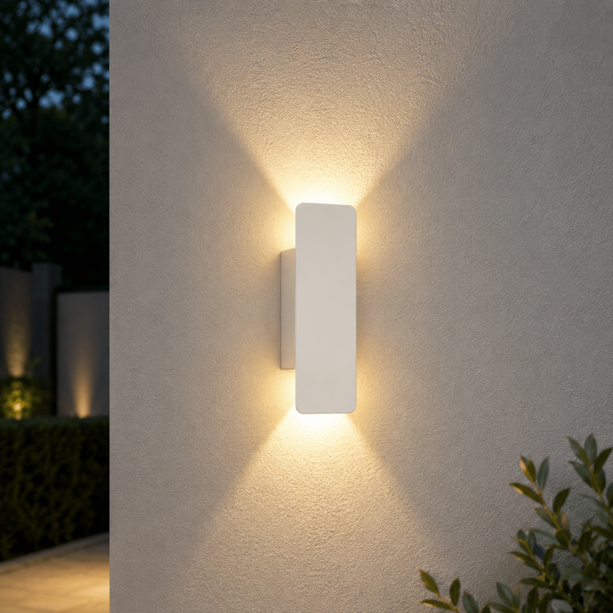 Aplique de pared exterior y lámpara con iluminación LED hacia arriba y hacia abajo y diseño rectangular moderno