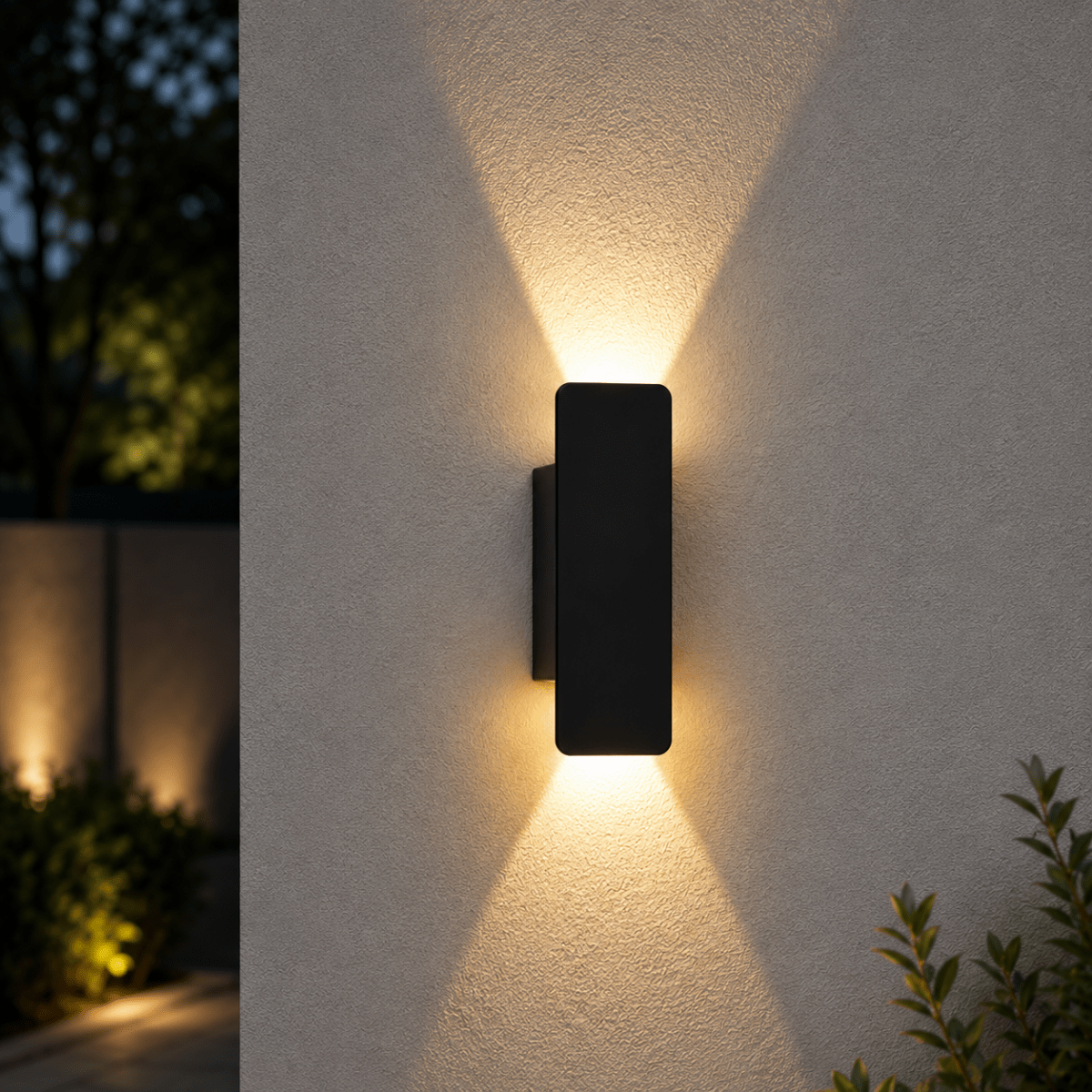 Aplique de pared exterior y lámpara con iluminación LED hacia arriba y hacia abajo y diseño rectangular moderno