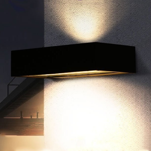 Aplique de pared exterior con iluminación LED hacia arriba y hacia abajo y sensor de movimiento
