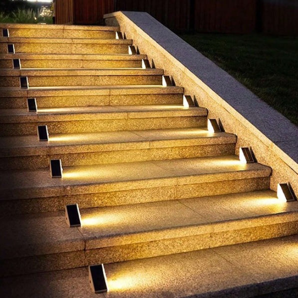 Luces solares para escalones exteriores, impermeables, duraderas y con brillo ambiental