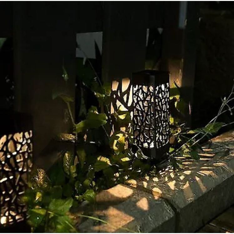 Luces solares para senderos con diseño de celosía calada para iluminar jardines, céspedes y paisajes exteriores