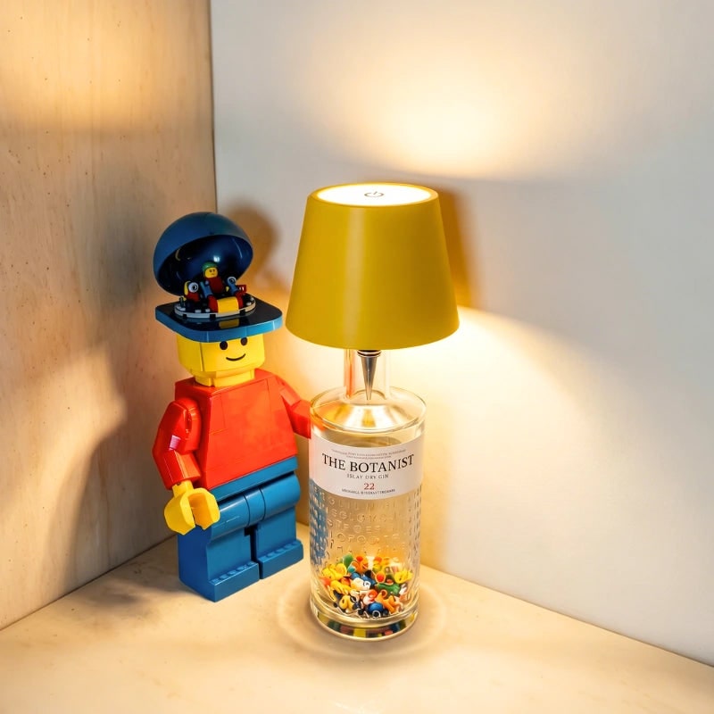 Lámpara de mesa inalámbrica de metal con diseño de botella, LED recargable y portátil