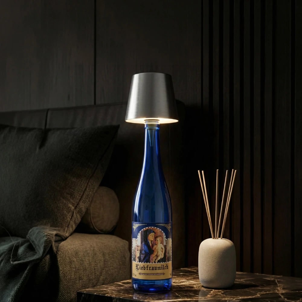 Lámpara de mesa inalámbrica de metal con diseño de botella, LED recargable y portátil