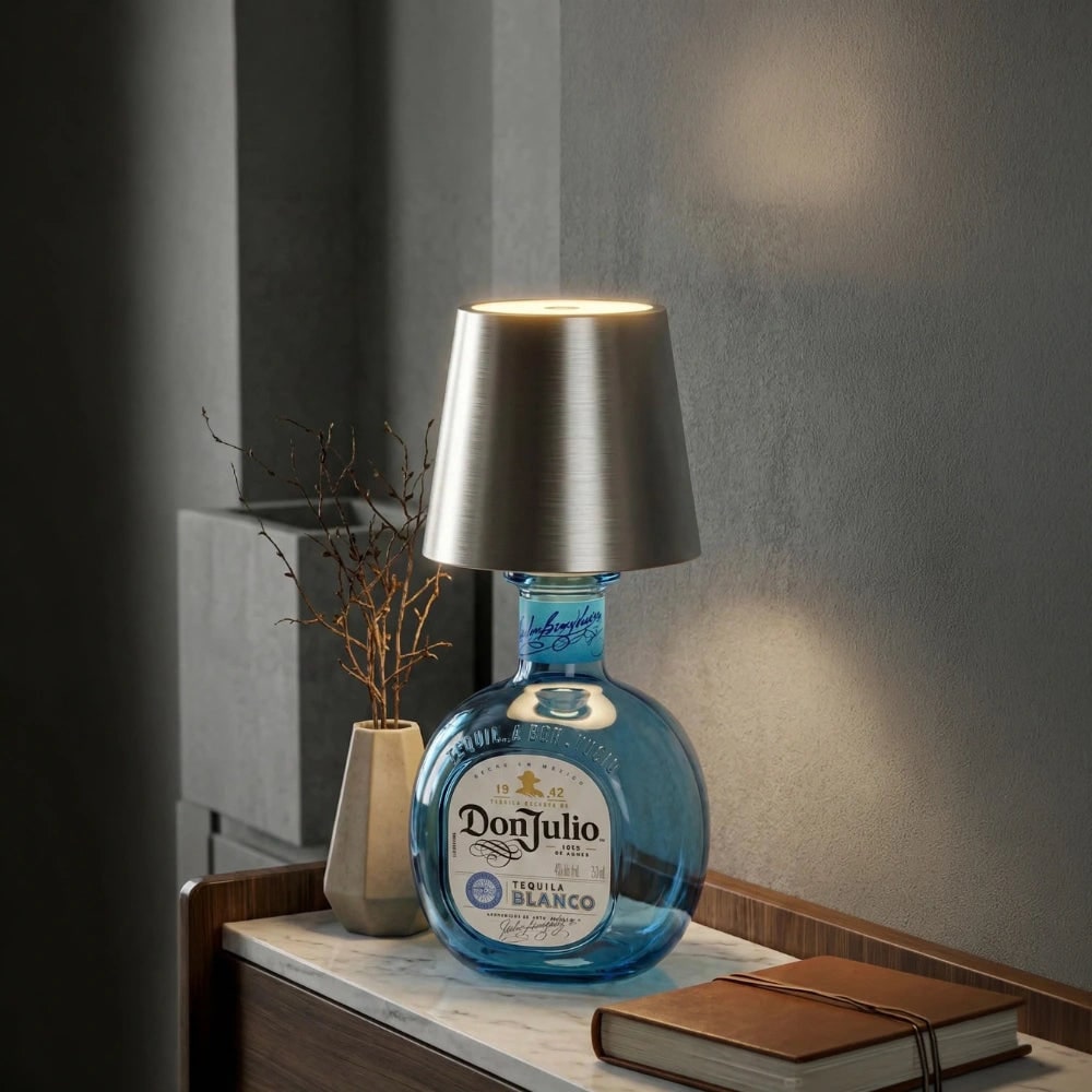 Lámpara de mesa inalámbrica de metal con diseño de botella, LED recargable y portátil