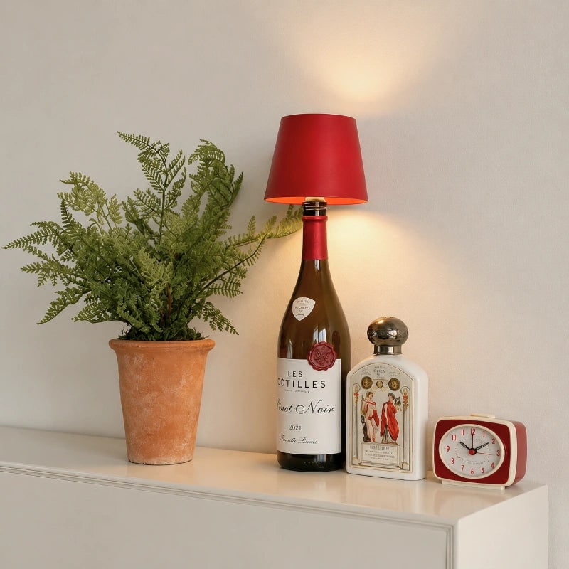 Lámpara de mesa inalámbrica de metal con diseño de botella, LED recargable y portátil