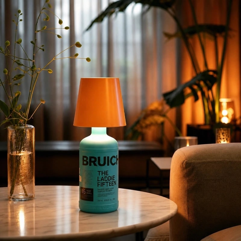 Lámpara de mesa inalámbrica de metal con diseño de botella, LED recargable y portátil