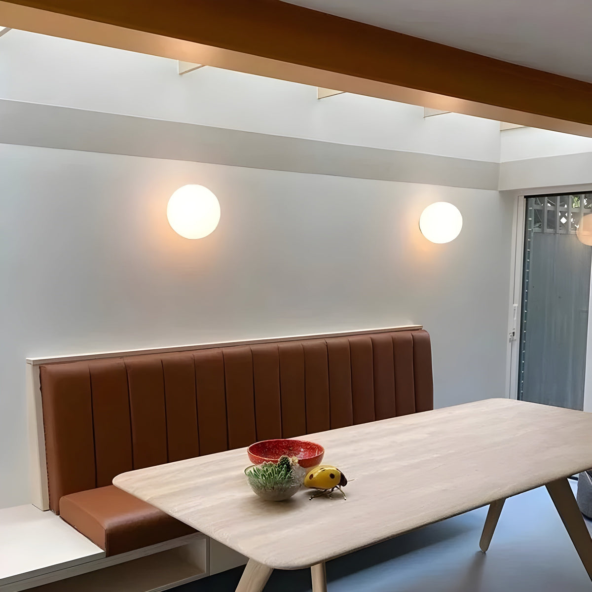 Aplique de pared esférico de montaje al ras con vidrio esmerilado y diseño moderno minimalista
