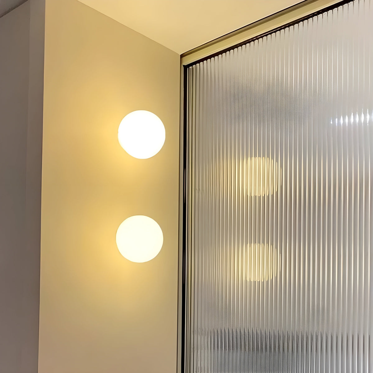Aplique de pared esférico de montaje al ras con vidrio esmerilado y diseño moderno minimalista