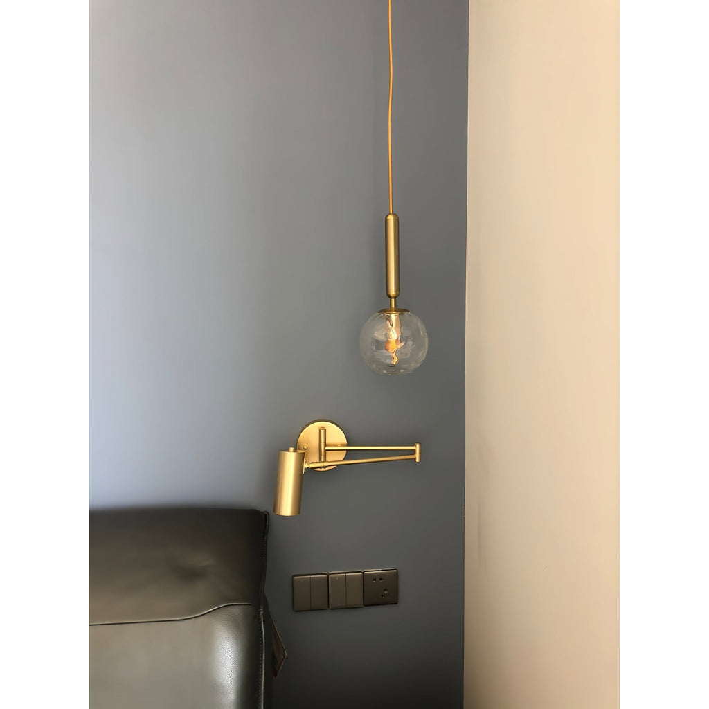 Lámpara de pared con brazo articulado para lectura y cabezal ajustable