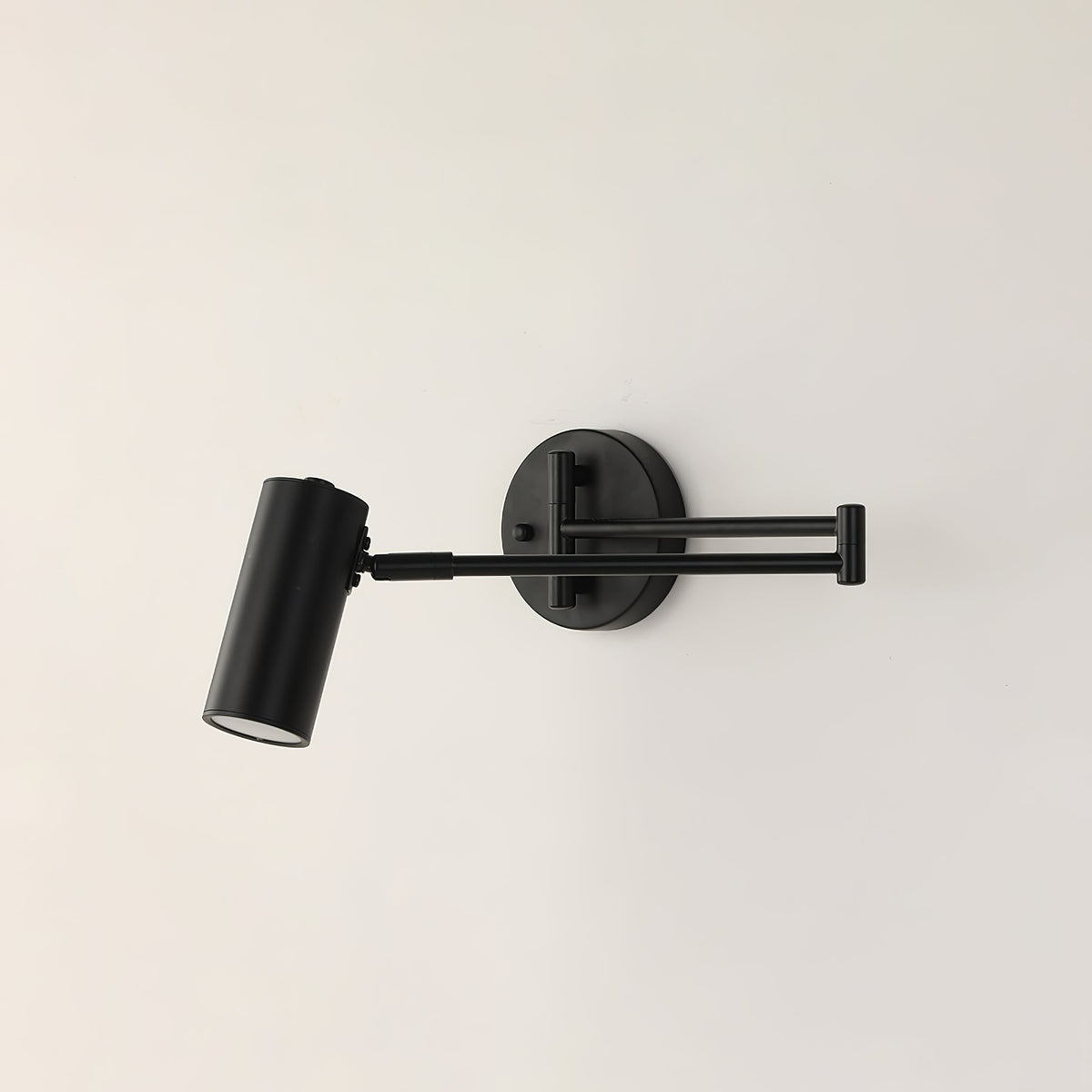 Lámpara de pared con brazo articulado para lectura y cabezal ajustable