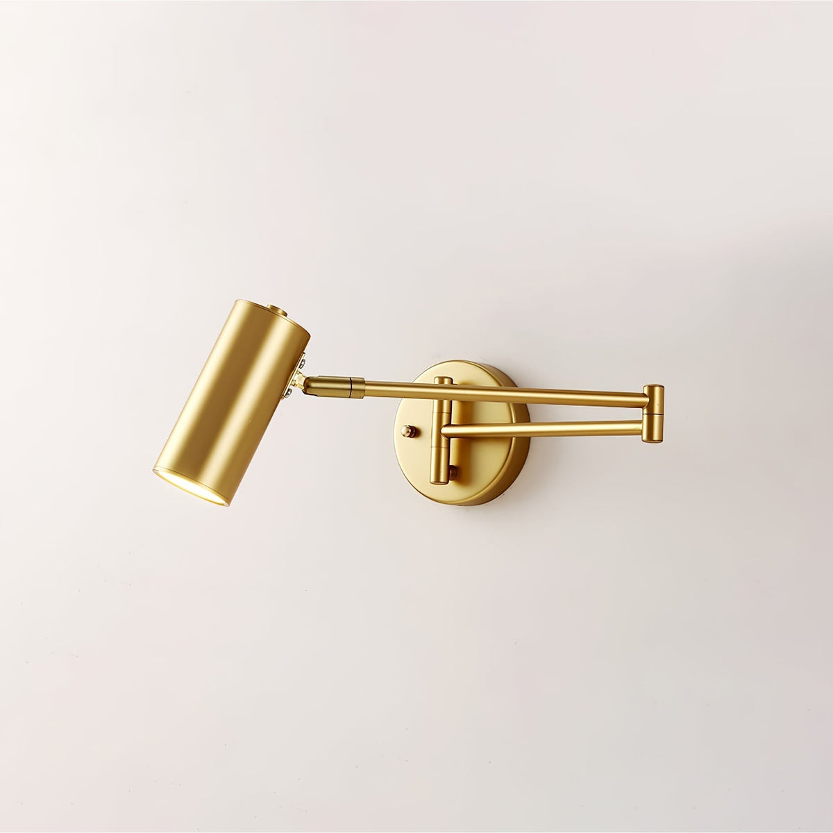 Lámpara de pared con brazo articulado para lectura y cabezal ajustable