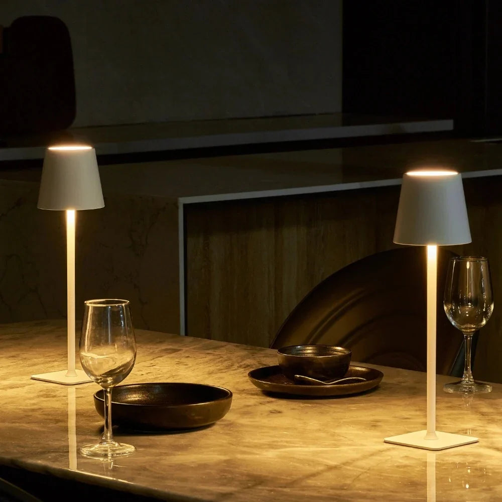 Lámpara de mesa alta regulable con control táctil y luz LED recargable
